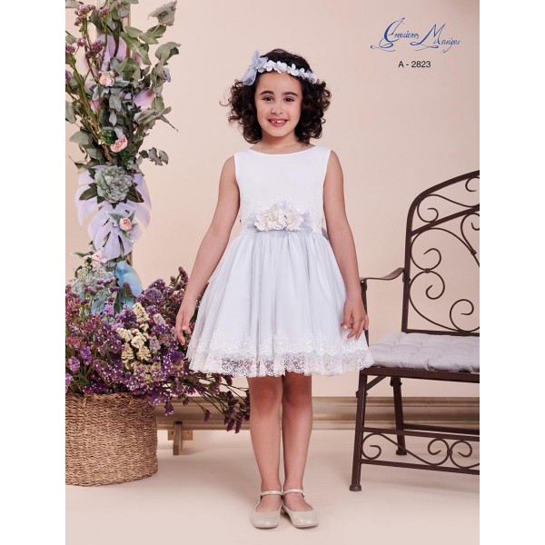 Vestido todo em tule e renda