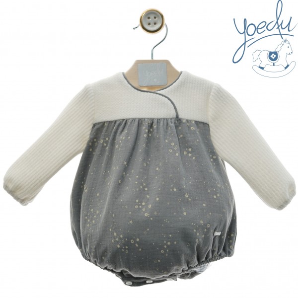 Fofo com malha e estrelas