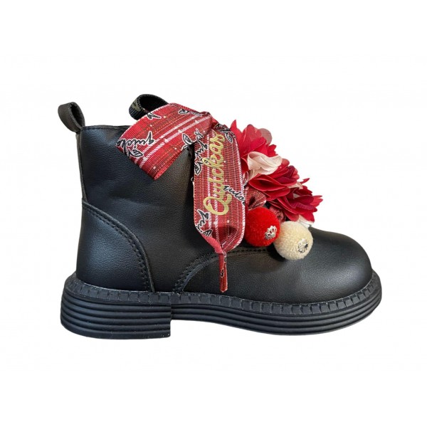 Botas Pretas c/ flores vermelas